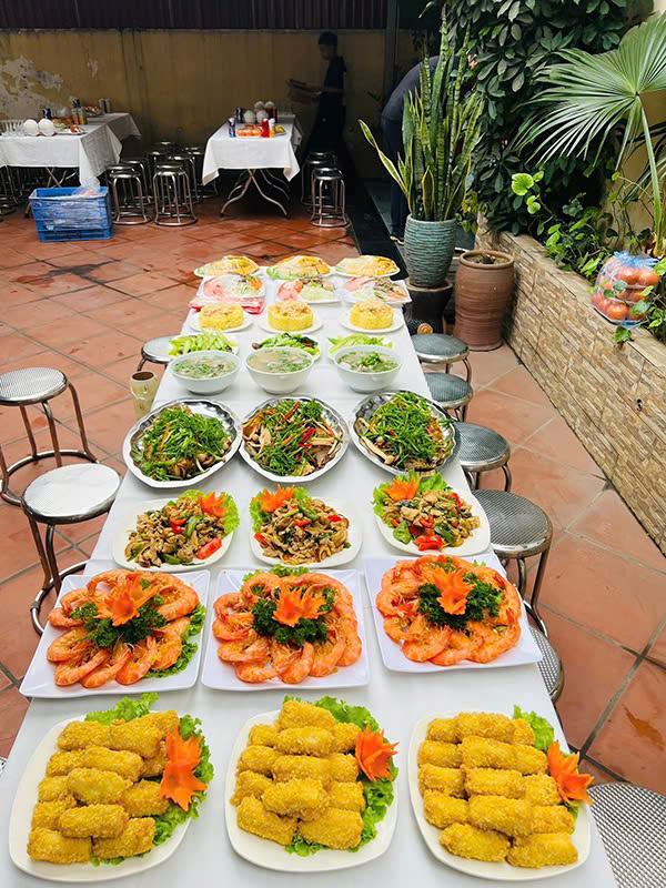 đặt cỗ lợn mán ở Đông Anh