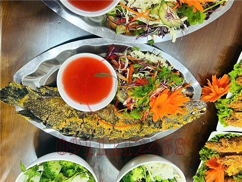 Ảnh đặt cỗ lợn mán ở Ứng Hòa