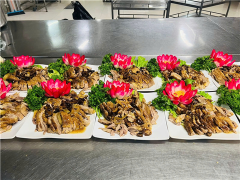 Ảnh đặt tiệc lợn mán ở Gia Lâm