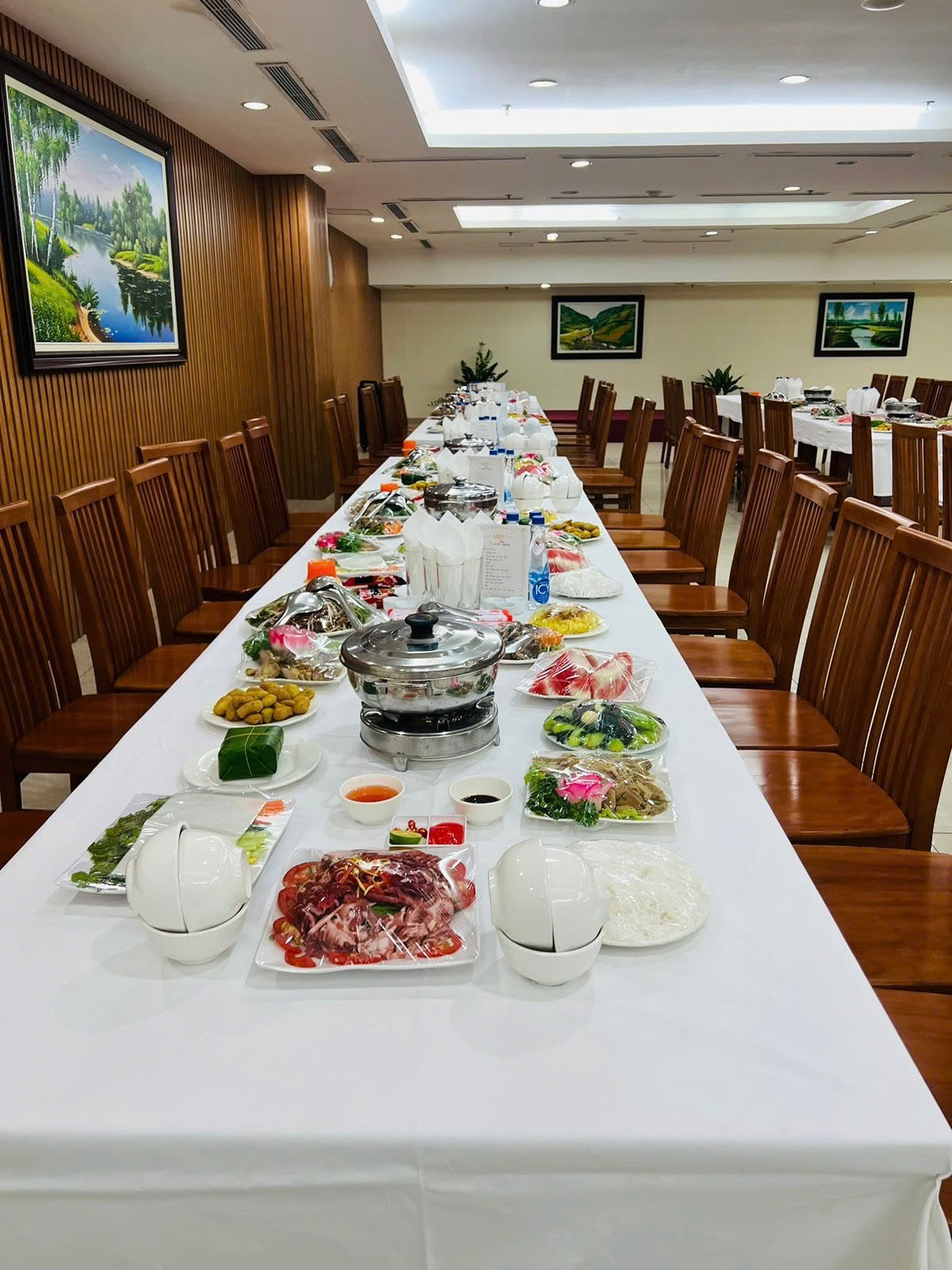 dịch vụ nấu cỗ gà đông tảo ở Hoàng Mai 0985151080