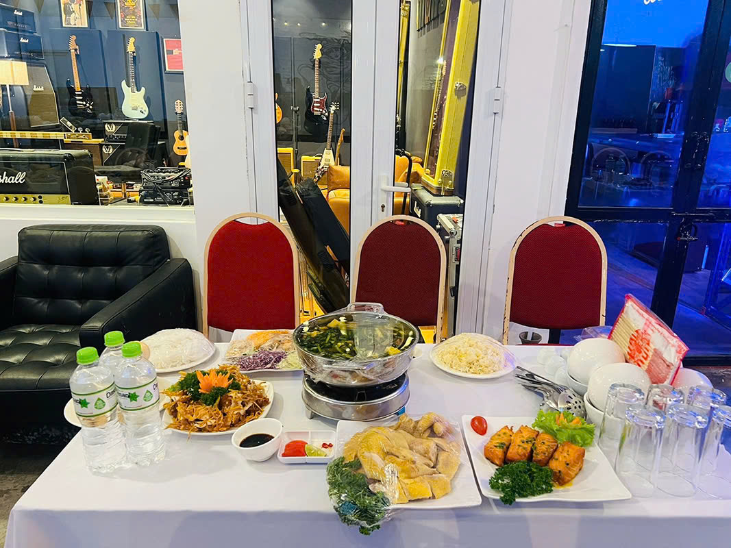dịch vụ nấu cỗ 20/10 ở cầu giấy 0985151080